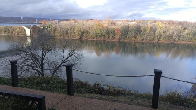 Building Photo - 637 Battery Pl