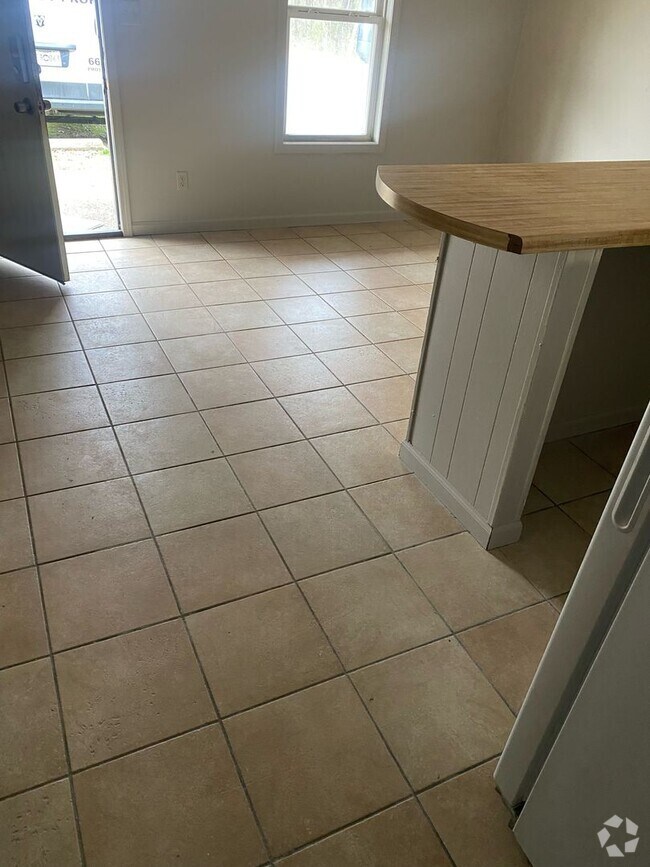 Building Photo - Monthly Paid Rent