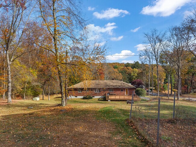 Building Photo - 117 Church Hill Rd