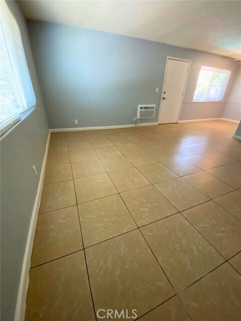 Building Photo - 811 Orchid Ct
