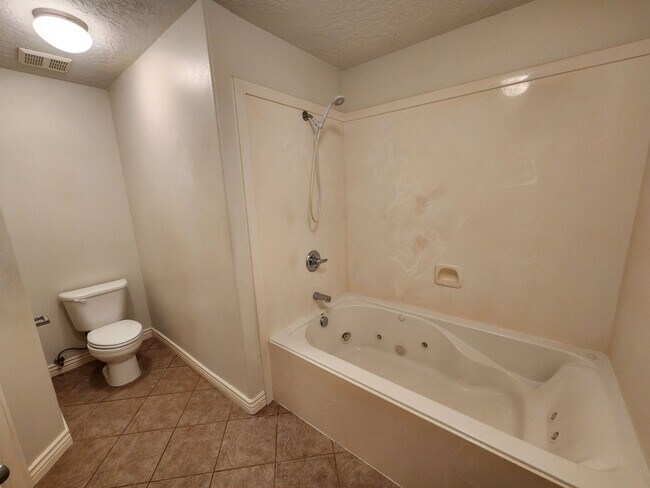 Building Photo - 2155 W 700 S