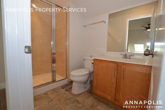 Building Photo - 114 Waterline Ct