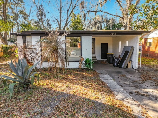 Building Photo - 5330 Quan Dr