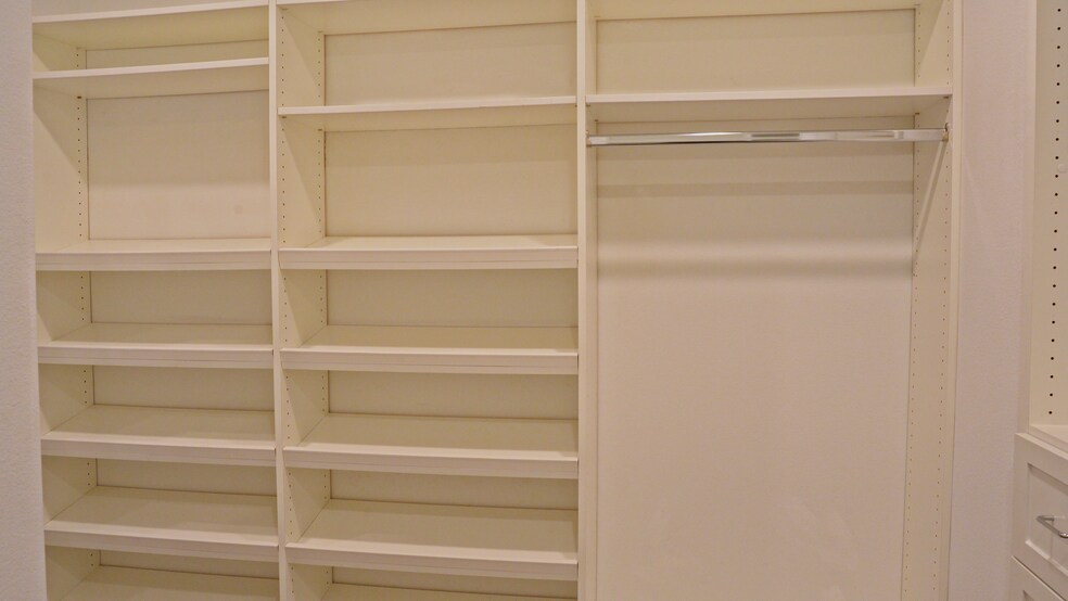 Building Photo - 855 Home Ave