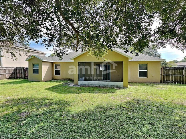 Building Photo - 655 Belvedere Rd NW