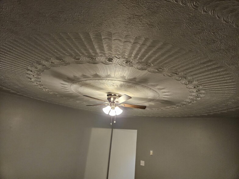 Building Photo - 1133 N North St