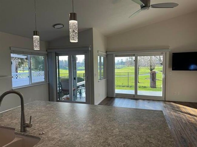 Building Photo - Beautiful single story, 3 bedroom 2 bath home in a gated community!! Available 2/1/26!