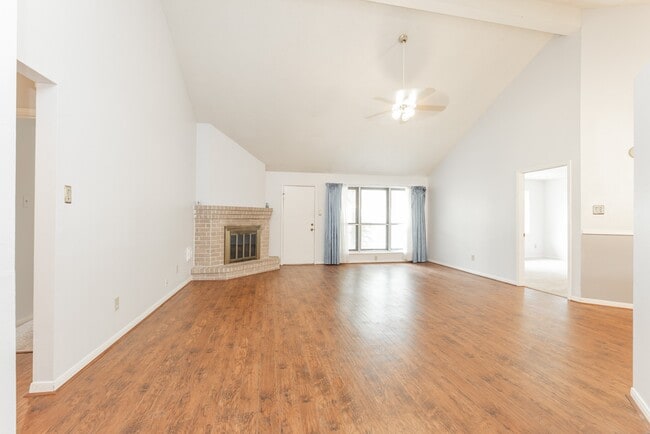Building Photo - 6818 Brockington Dr