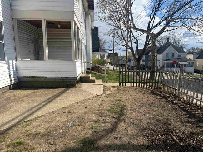 Building Photo - 442 Merrimack St
