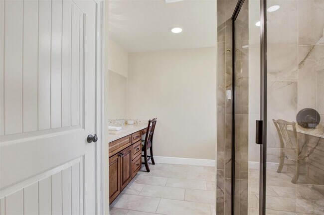 Building Photo - 6028 Sundown Dr