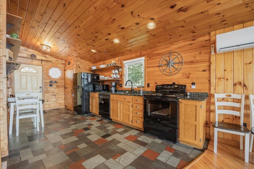 Building Photo - 35 Horseshoe Way Rd