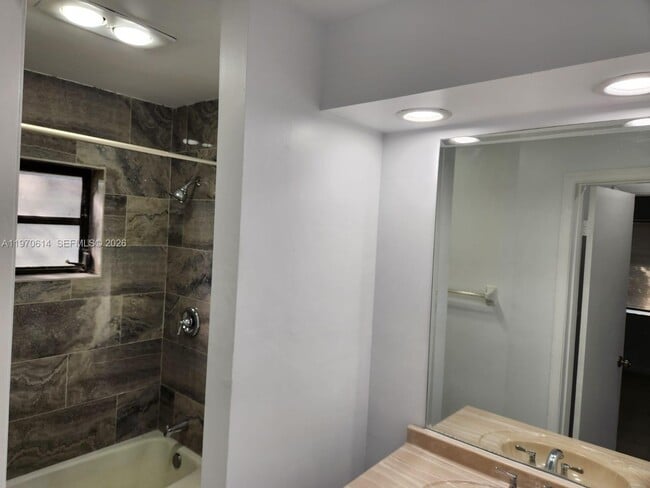 Building Photo - 3816 SW 68th Way