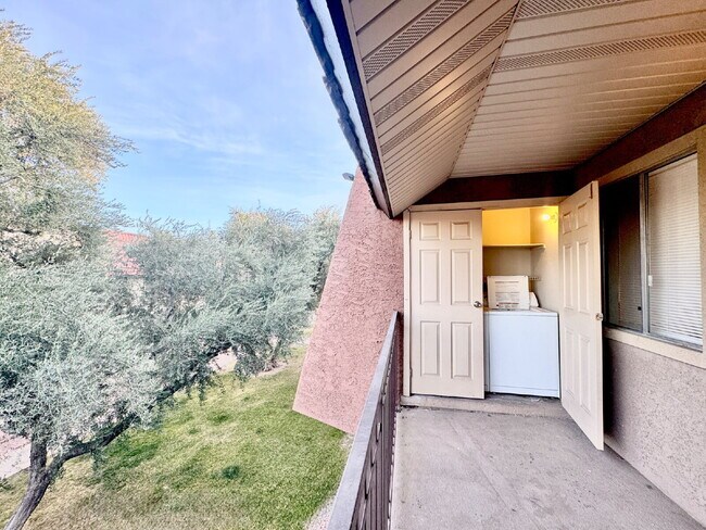 Building Photo - Las Vegas Guard-Gated Condo for Rent | Bella Vita Community | 1 Bedroom Upstairs Unit