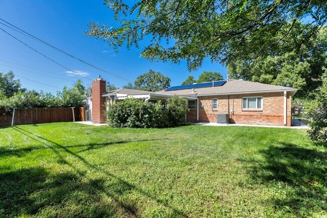 Building Photo - Single Family Home in Hoffman Heights - So...