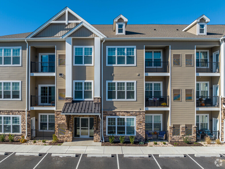 Front Photo - Bath View Apartments