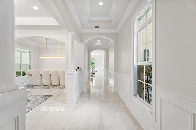 Building Photo - 112 Tulip Tree Ct