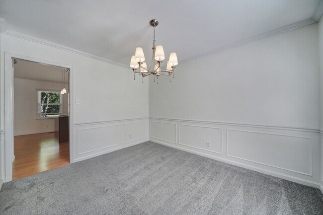 Building Photo - Charming Matthews Home for Rent!