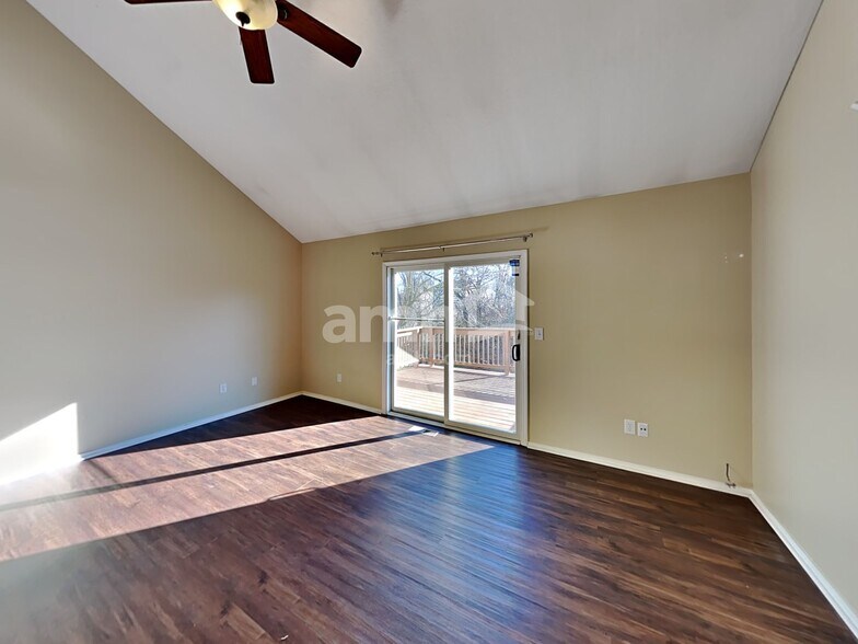 Building Photo - 5469 Boucher Dr