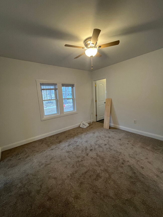 Building Photo - 417 N Main St