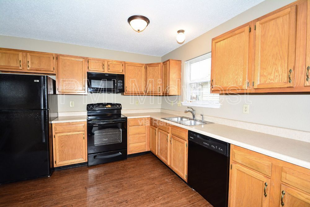 Building Photo - 8177 Amarillo Dr