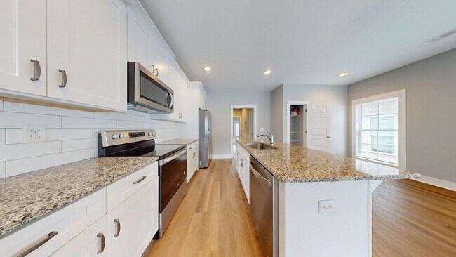 Building Photo - Modern 2BR/2BA Townhome in North Opelika