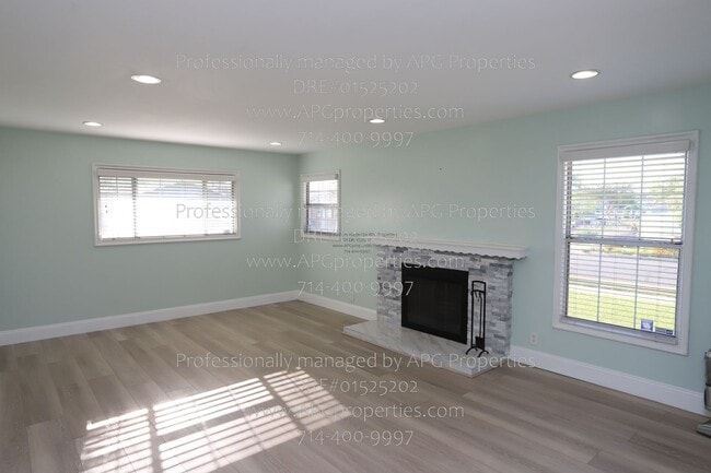 Building Photo - 7164 Santa Teresa Cir