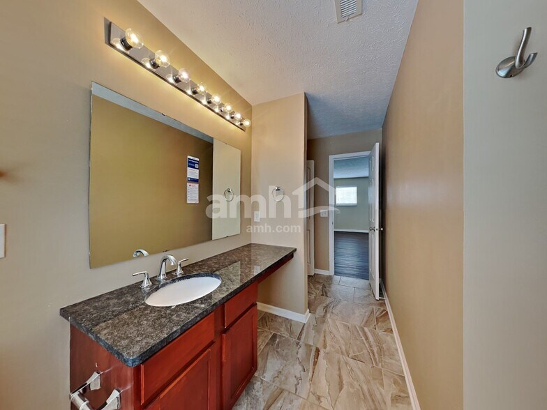 Building Photo - 18834 Planer Dr