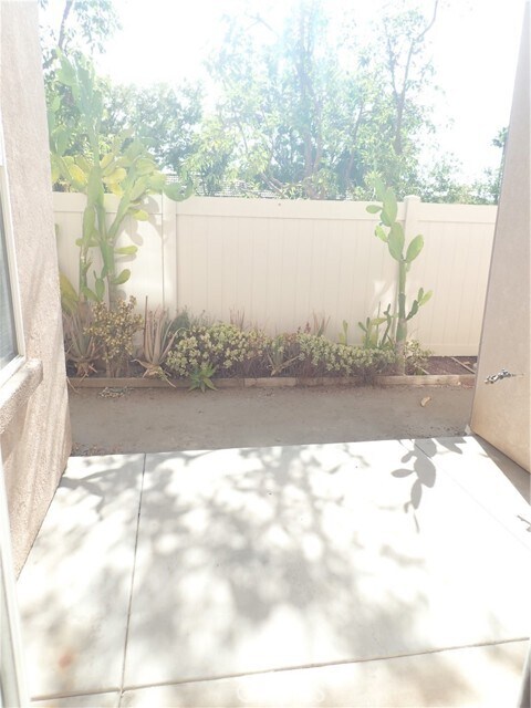 Building Photo - 27605 Chicory St