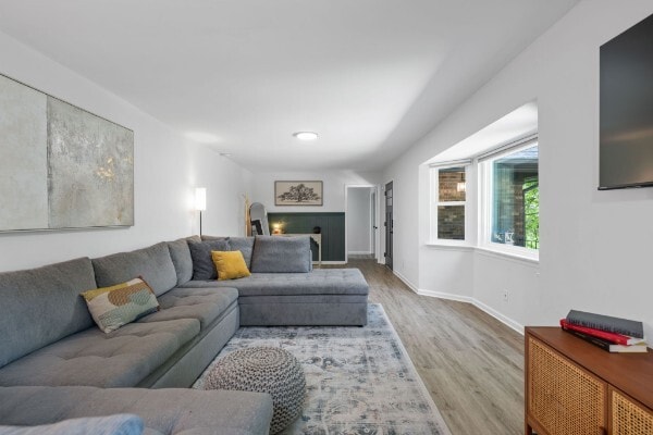 Family Room/Living Room - 1220 Franklin Dr