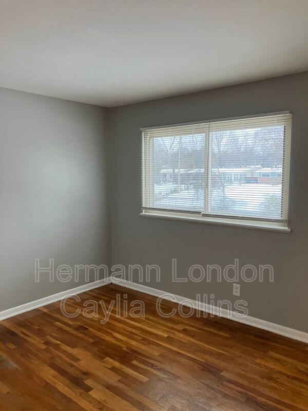 Building Photo - 10623 Landseer Dr