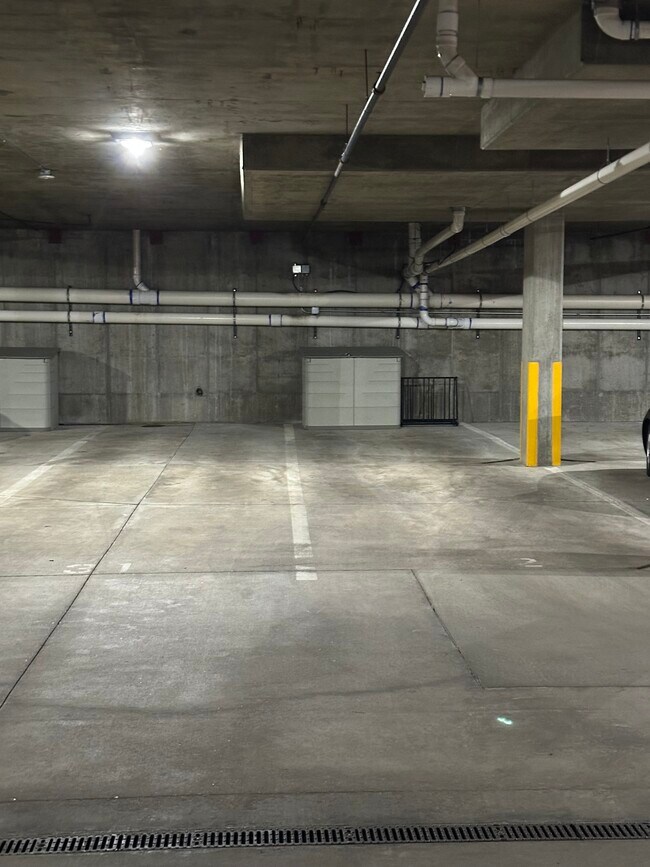 Building Photo - 7820 Inverness Blvd