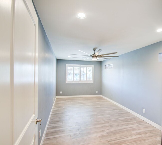 Building Photo - Charming Home in Phoenix