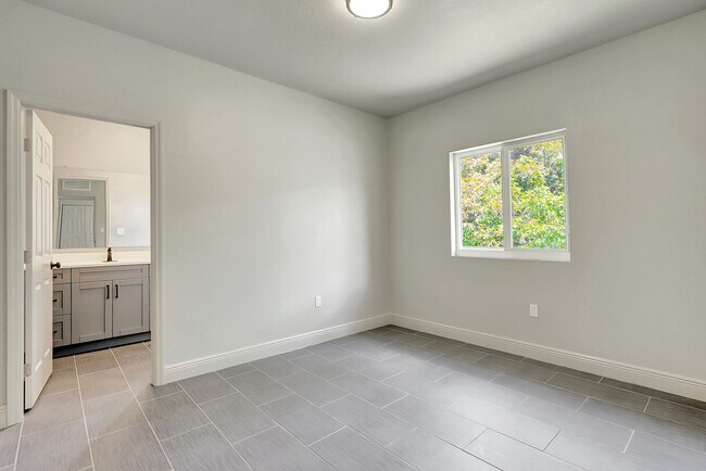 Master Bedroom - 201 NW 6th Ave