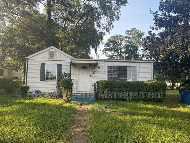 Primary Photo - 205 Pinewood Ave