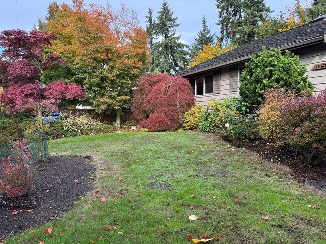Building Photo - Cozy 5 bedr 3 bath rambler with daylight b...