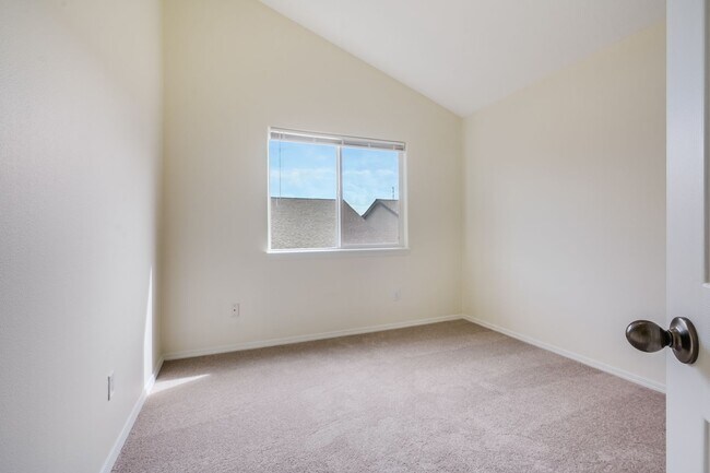 Building Photo - Beautiful 3 bed, 2.5 bath rental home in Beaverton!