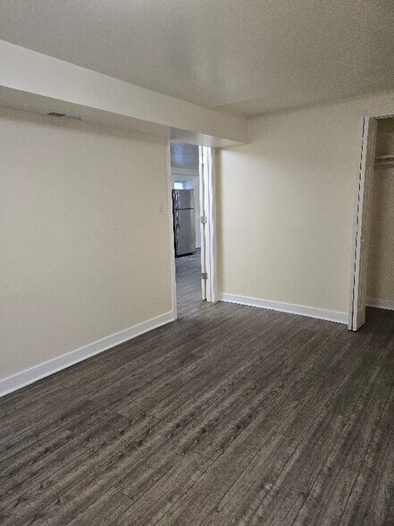 Building Photo - 1309 S Komensky Ave