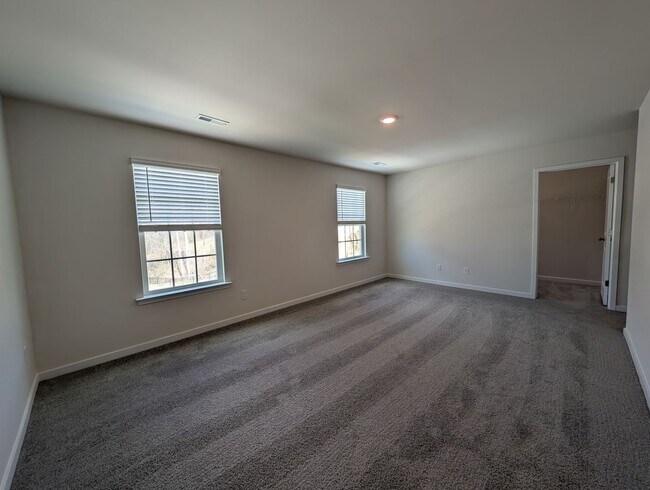Building Photo - Beautiful New Build Home located in the Cardinal Creek Community!