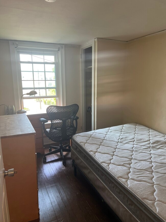 Building Photo - 203 Prospect St