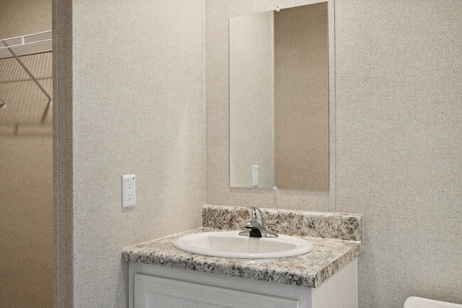 Building Photo - 17 Bradley Ln