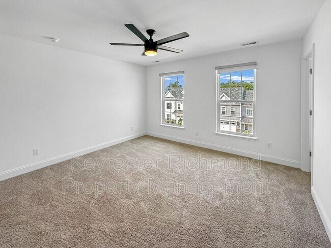 Building Photo - 6925 Dunton Rd