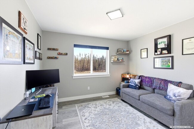 Building Photo - Aurora Heights Ranch