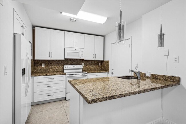 Building Photo - 9150 NW 38th Dr