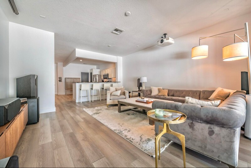 Building Photo - 8434 Sandy Beach St