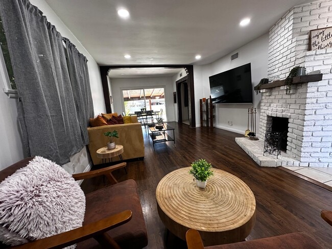 Building Photo - 15732 Covello St