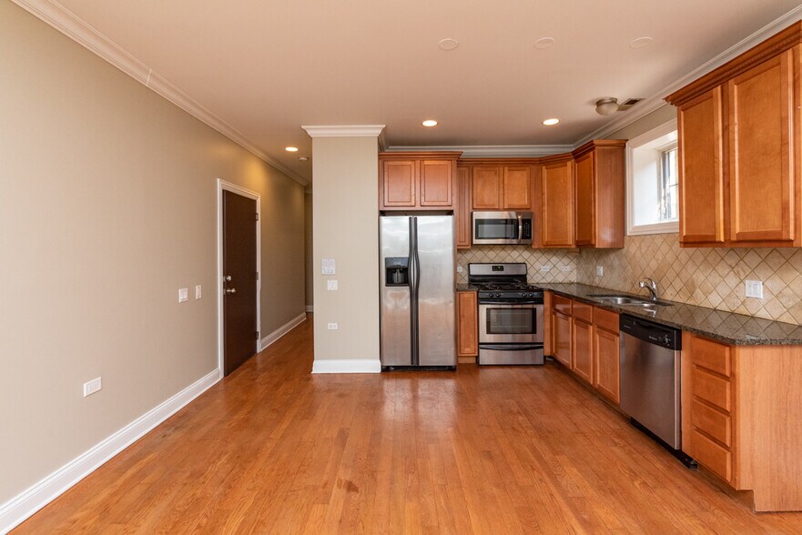 Building Photo - 6217 S Kimbark Ave