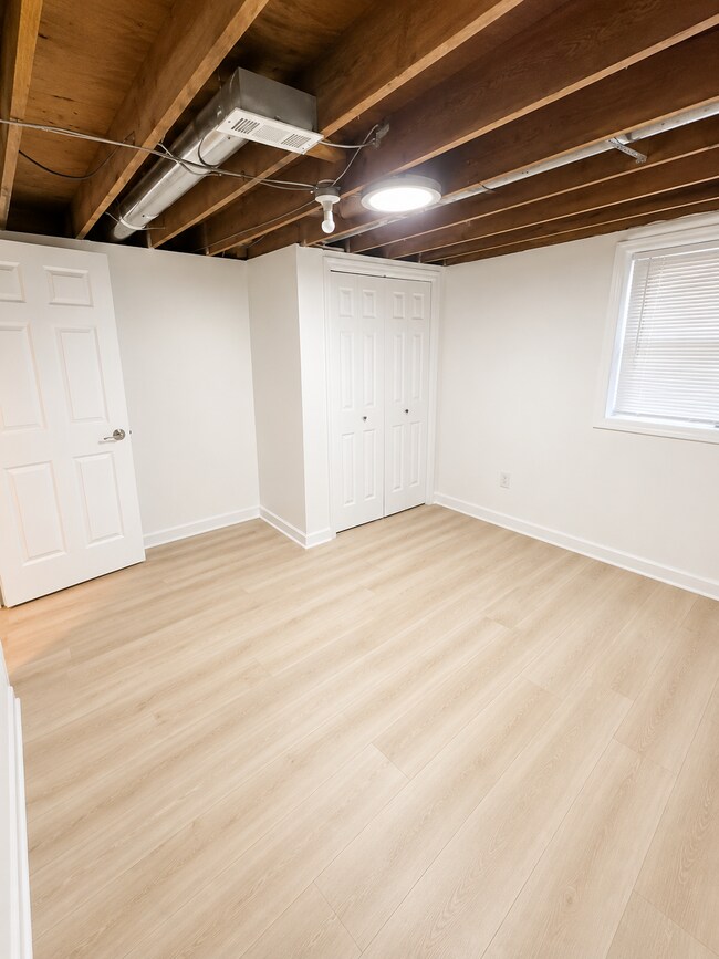 Building Photo - 7985 Antioch Rd