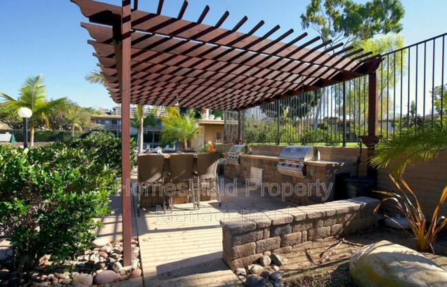 Building Photo - 4098 Valeta St