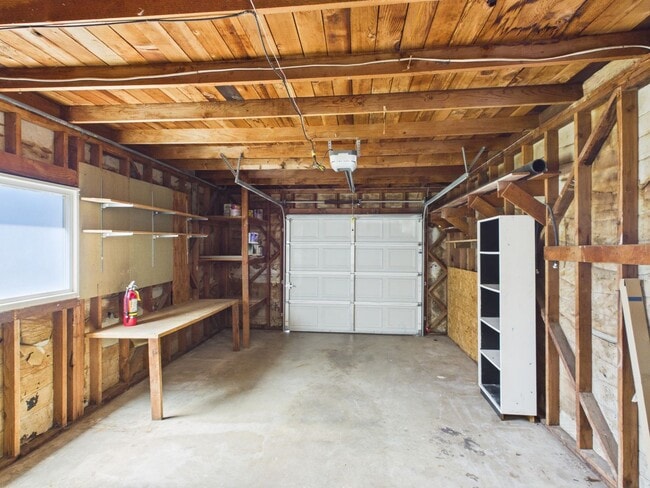 Building Photo - Del Rey Oaks Charmer for Rent