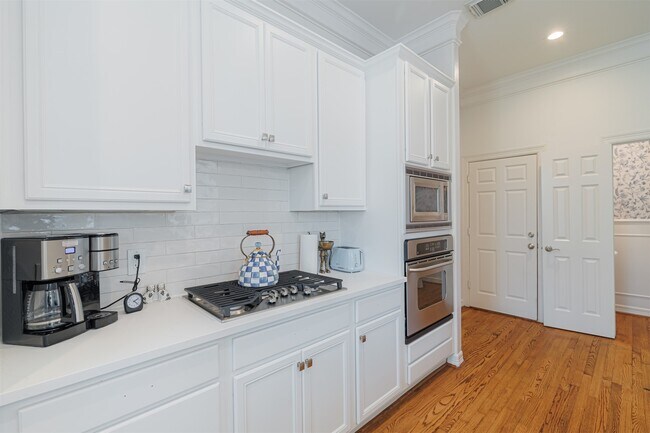 Building Photo - 3325 New Garden View Ln